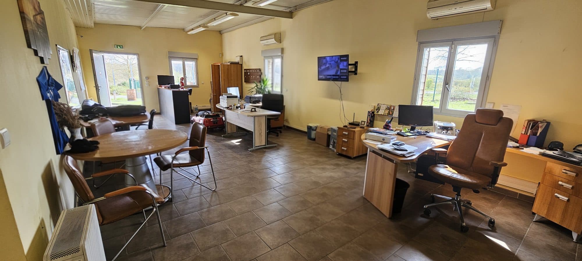 Vente de bureau et depot — photo 3