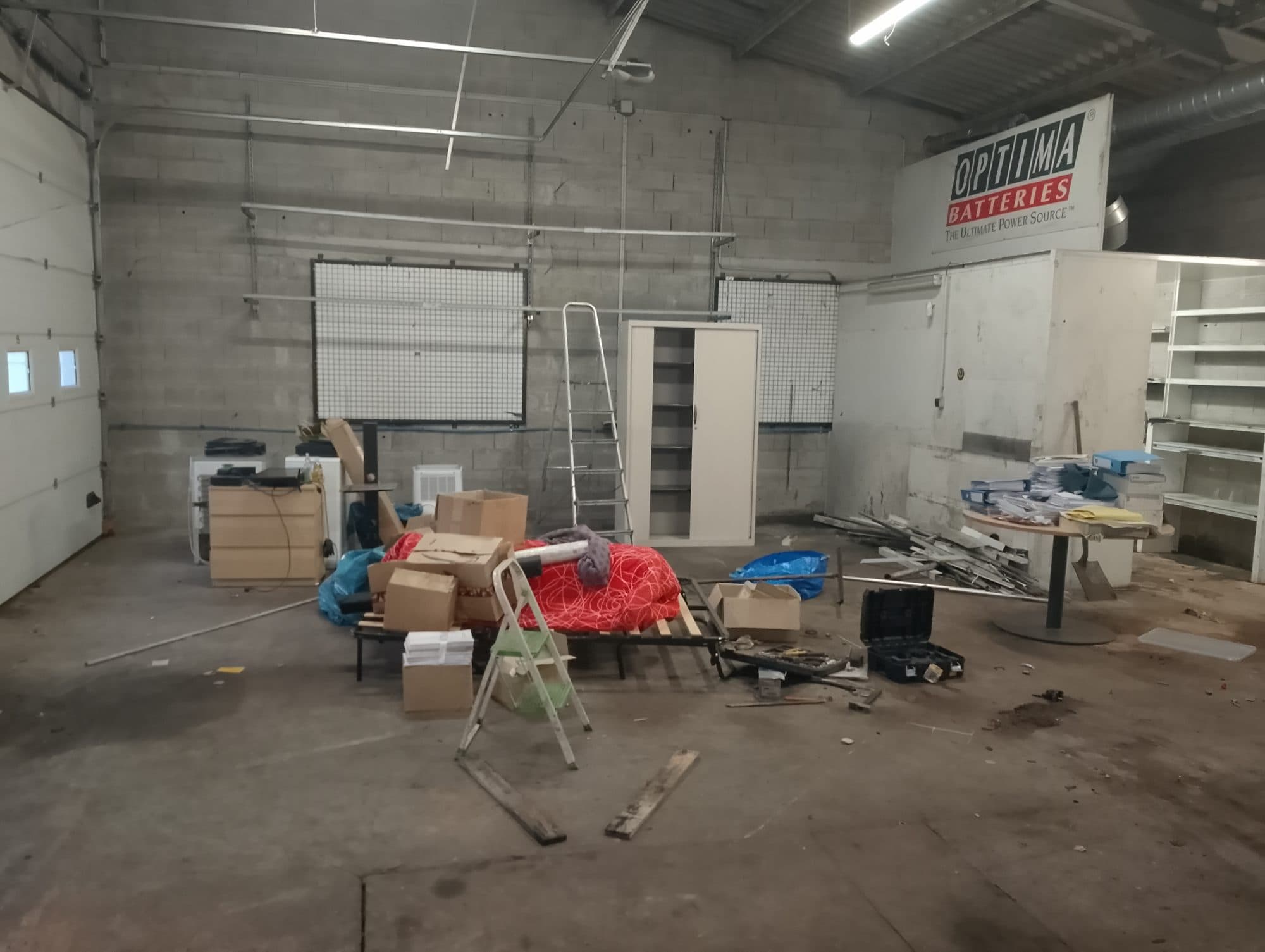 Le pont de Beauvoisin, à vendre un local de 150m2 sur 500m2 de terrain — photo 3