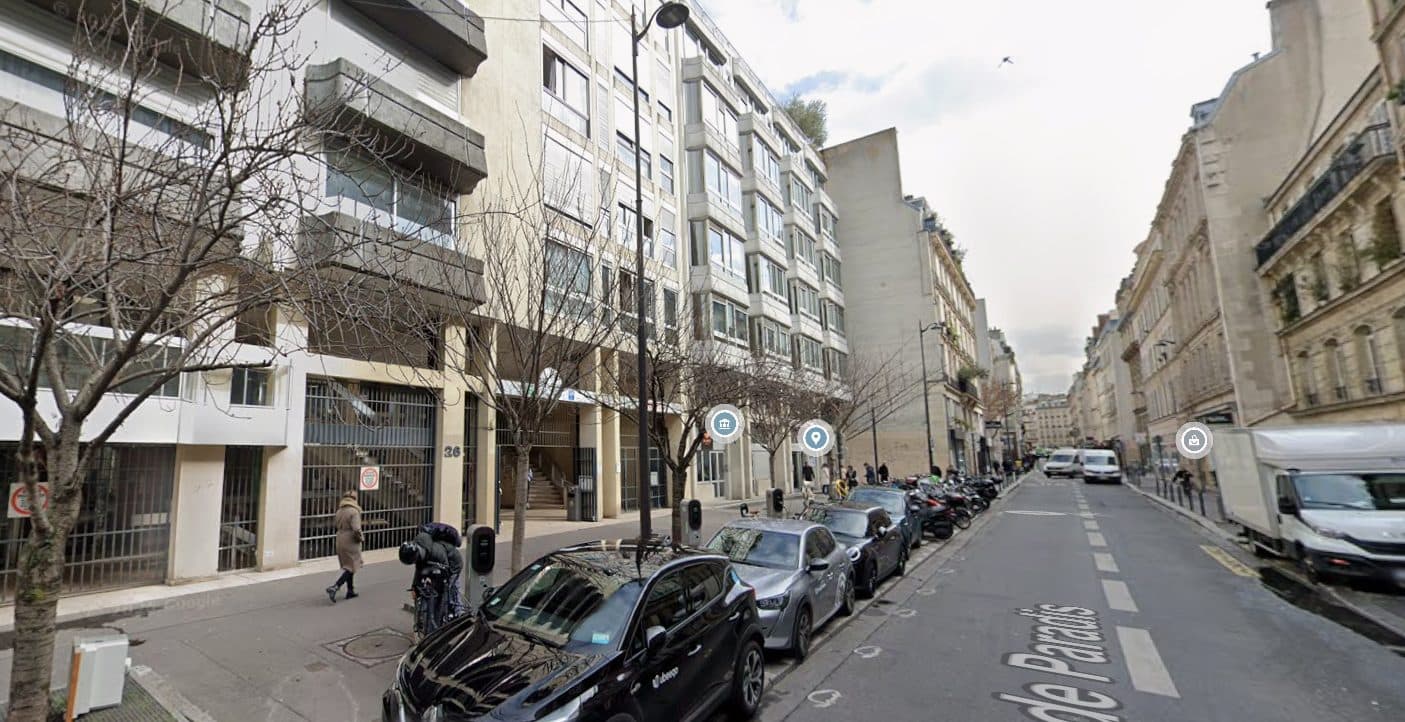 Local professionnel 48 m² à Paris