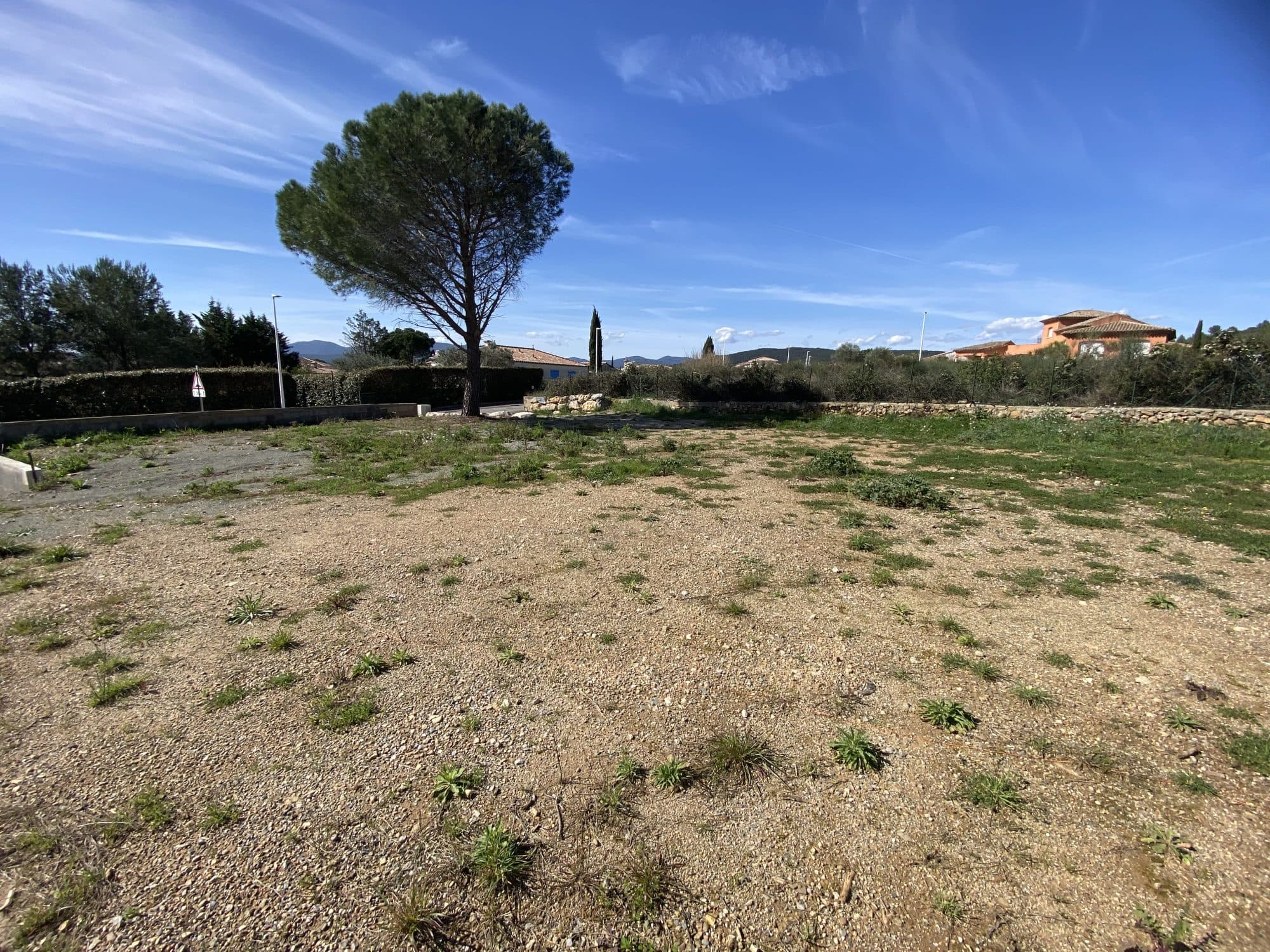 Terrain à bâtir viabilisé de 453m2