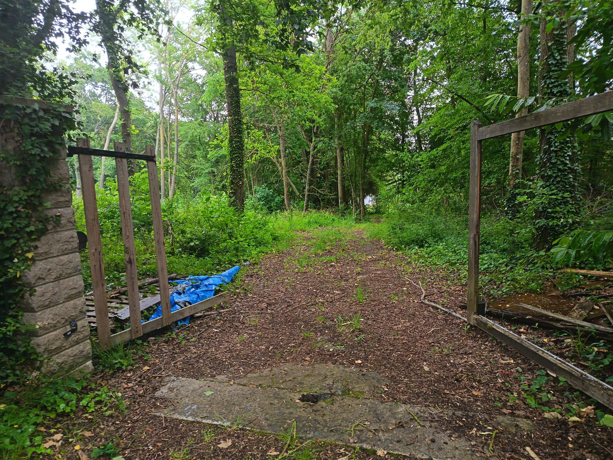 TERRAIN 25.000 M2 PROCHE HOPITAL SUD AMIENS — photo 2